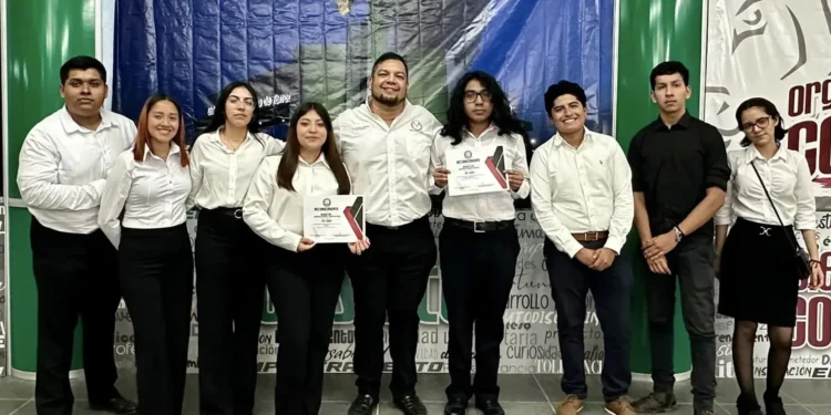 Obtiene la UAT primeros lugares en maratón de conocimientos ANFECA