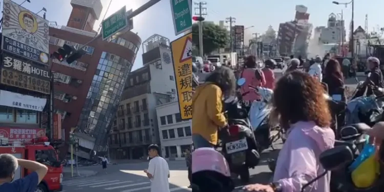 Terremoto de 7.5 grados sacude a Taiwán; Japón emite alerta de tsunami