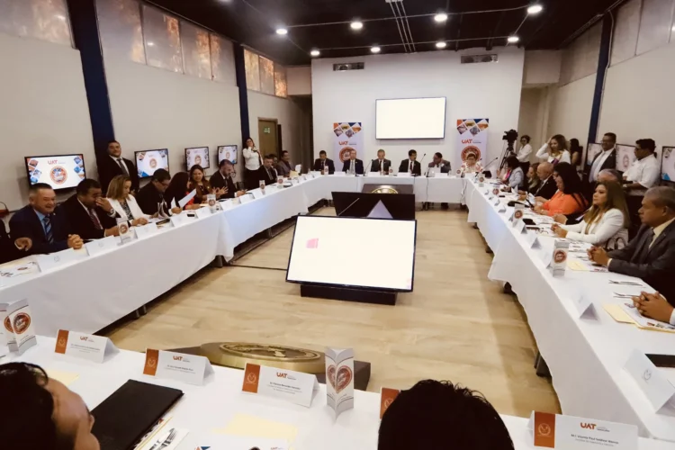 Fortalece la UAT su plan de trabajo institucional