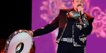 Pepe Aguilar se suma a ‘juego’ con Nodal en ‘Cuídamela Bien’