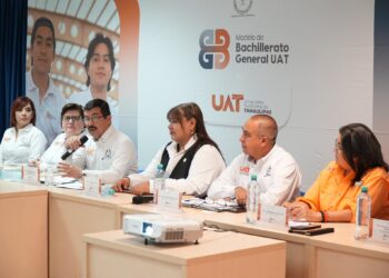 Implementa la UAT prepa en línea
