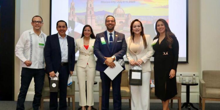 Carmen Lilia muestra liderazgo de Nuevo Laredo en foro internacional sobre economía e inmigración