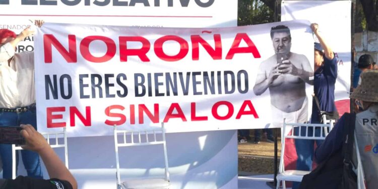 “¡No eres bienvenido!”, le gritan a Noroña en Culiacán, “eres un mentiroso, bandido y desvergonzado».