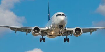 Pilotos de avión alertan de un fenómeno cada vez más común: la interferencia de las señales de GPS