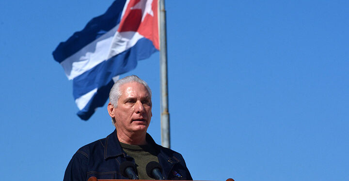 Gobierno de Cuba desafía a EU: “aquí nadie se rinde”