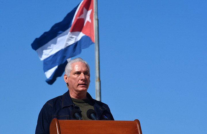 Gobierno de Cuba desafía a EU: “aquí nadie se rinde”