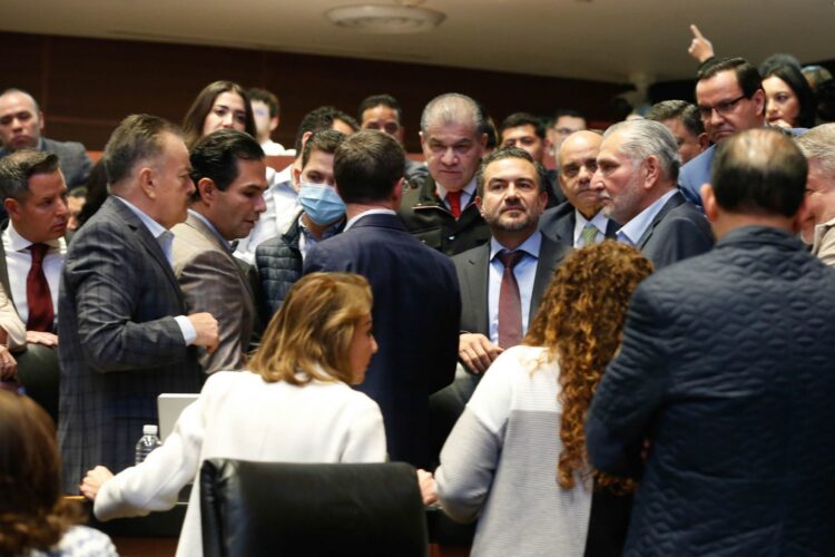 Se tensa panorama político en México, cada día chocan el oficialismo y la oposición