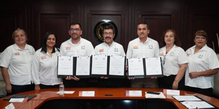 La UAT y el SUTUAT firman convenio de revisión salarial 2026