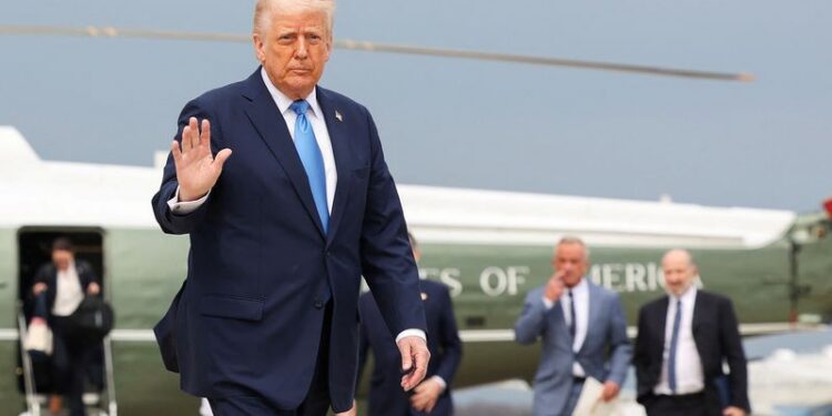 «No quedará nada de ellos»: Trump le hace advertencia a Irán