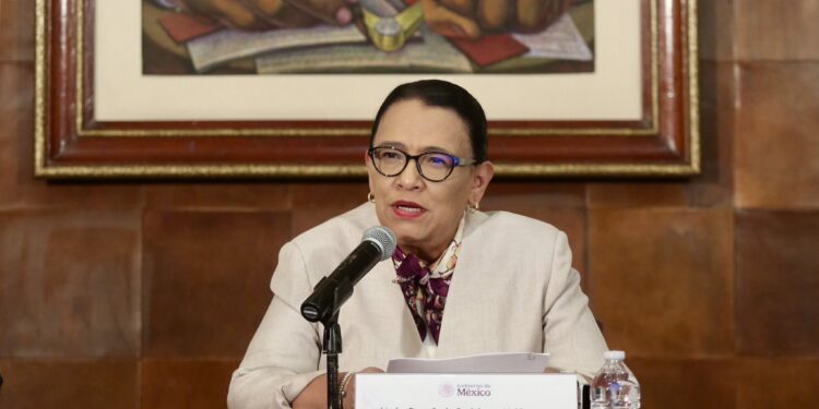¿Y yo por qué? Evade responder titular de SEGOB sobre el paradero de Rocha Moya