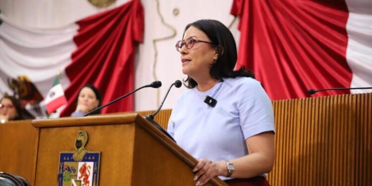 Exigen separar a Mariana, esposa del gobernador de AMAR a Nuevo León