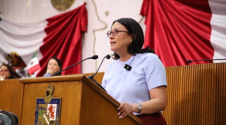 Exigen separar a Mariana, esposa del gobernador de AMAR a Nuevo León