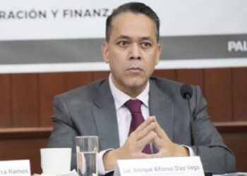 Cero y van dos, se entrega el ex tesorero de Rubén Rocha ante EU