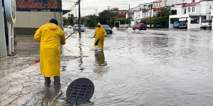 “Se cae el cielo”, por segundo día sufre de lluvias torrenciales la CDMX