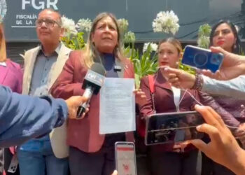 Demanda Morena a Samuel García y esposa ante FGR; exigen pida licencia