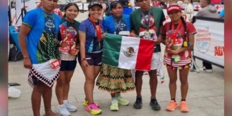 Indígenas hacen historia, conquistan Maratón de la Gran Muralla China