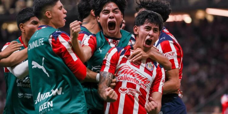 Chivas a semifinales, pasa por encima de Tigres que no resistió la presión