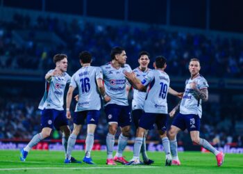 Cruz Azul Campeón, levanta la Décima y silencia CU