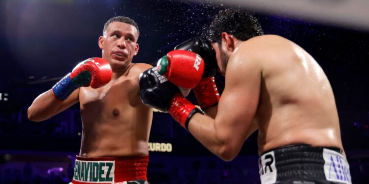 Benavidez todo un “Monstruo”, destroza al “Zurdo” Ramírez y le gana por nocaut