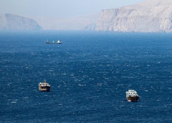 Irán advierte: “Ataque contundente” contra activos de EU si agreden en el alto al fuego