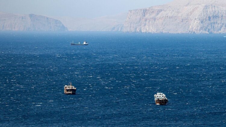 Irán advierte: “Ataque contundente” contra activos de EU si agreden en el alto al fuego