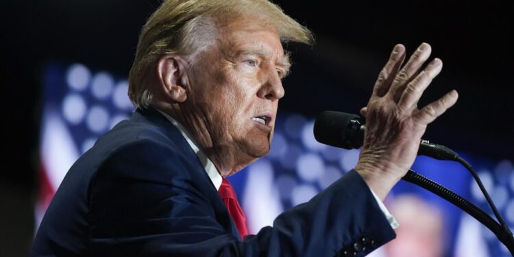 Entre bromas, Trump sostuvo que “tomará el control de Cuba”, a su regreso de Irán
