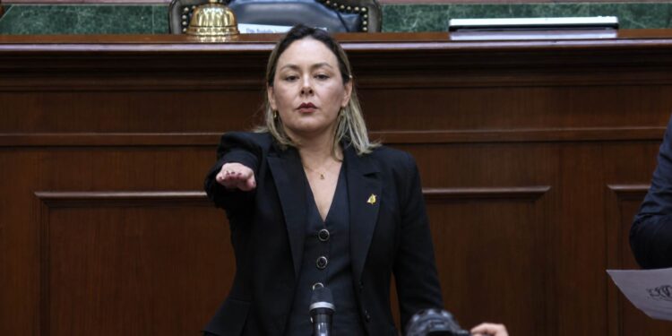 Asume como gobernadora interina de Sinaloa Yeraldine Bonilla