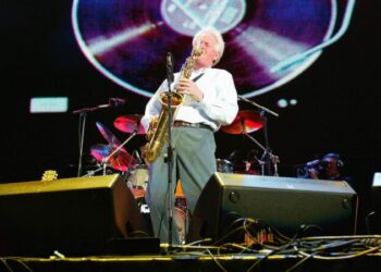 Muere Dick Parry legendario saxofonista, histórico colaborador con Pink Floyd