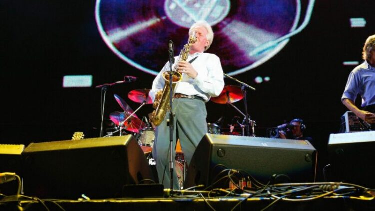 Muere Dick Parry legendario saxofonista, histórico colaborador con Pink Floyd