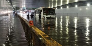 Lluvias vuelven a desquiciar la CDMX este martes