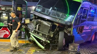 Choque múltiple en Periférico; camión se queda sin frenos