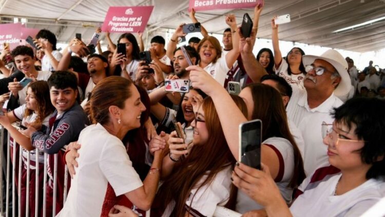 Día de las Madres: Presidenta entrega Pensión Mujeres Bienestar