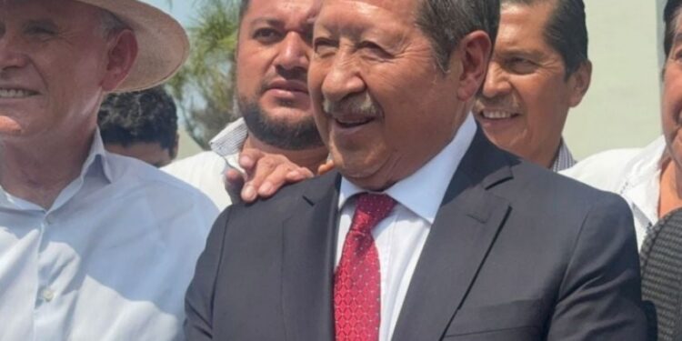 Ex gobernador de Michoacán comparece ante FGE por asesinato de Carlos Manzo