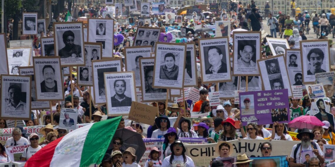 Años sin celebrar, miles de madres marchan en la CDMX por sus hijos desaparecidos