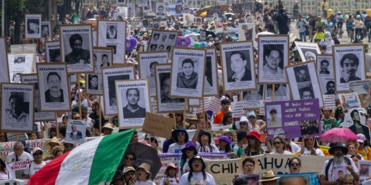 Años sin celebrar, miles de madres marchan en la CDMX por sus hijos desaparecidos