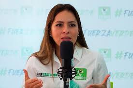 Karen contra el nepotismo; peligra candidatura de esposa del gobernador en SLP