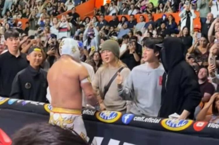 Cuatro BTS disfrutan de las luchas en la CDMX