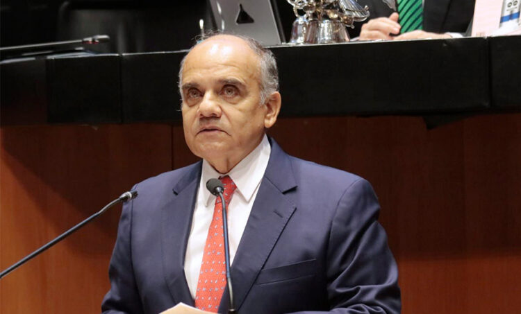 Senador pide renuncia de Mario Delgado a la SEP por pifia con el fin del ciclo escolar