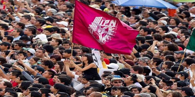 Estudiantes del IPN continuarán con sus exigencias; mantienen tomadas instalaciones