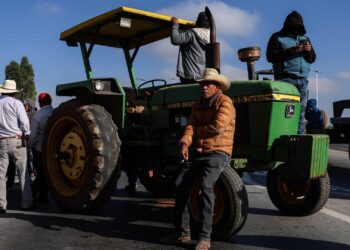 Se plantan agricultores por Secretaría de Gobernación y frente a la SADER