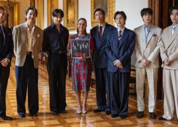 El grupo BTS llega a Palacio Nacional