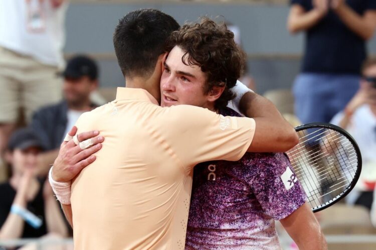 Batacazo en Roland Garros, João Fonseca de 19 años le gana a Djokovic