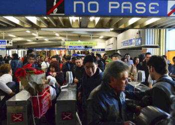A días del Mundial, Línea 2 del Metro suspende servicio, trabajan a marchas forzadas