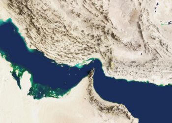 Irán anuncia cierre del Estrecho de Ormuz en respuesta a los ataques de EU