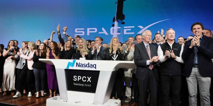 SpaceX hace un debut histórico en la bolsa
