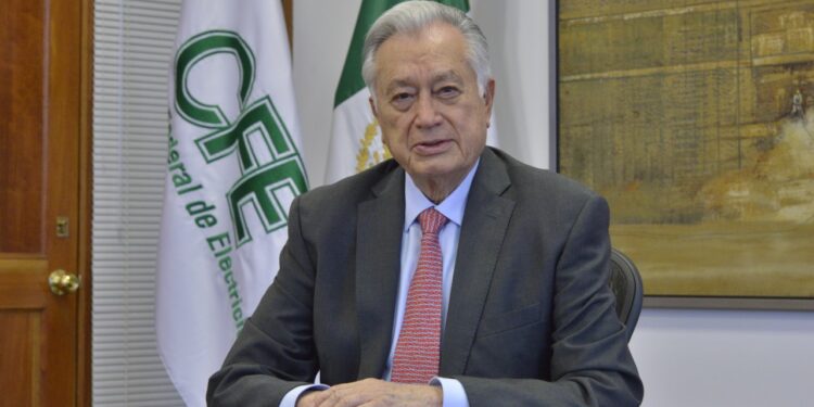 Ahora el viajero en primera clase es Manuel Bartlett exdirector de CFE con AMLO