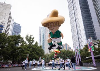 “La pelota vuelve a casa”, gran desfile mundialista en CDMX