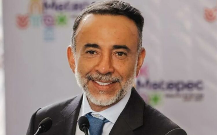 Morena pide investigar al alcalde de Metepec; ingresó a club deportivo con escoltas armados
