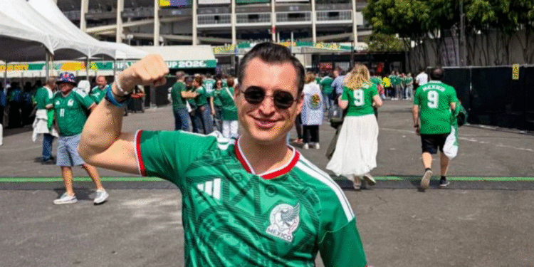 Políticos presumen selfies en el estadio en inauguración del Mundial