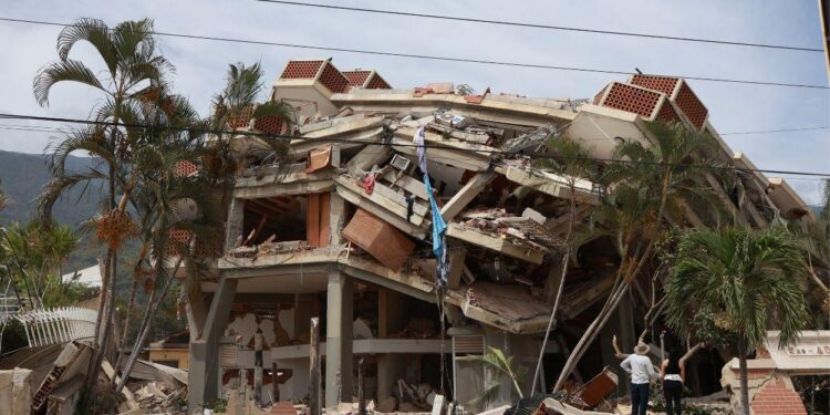 Intensas labores de rescate en Venezuela; más de mil 700 personas muertas